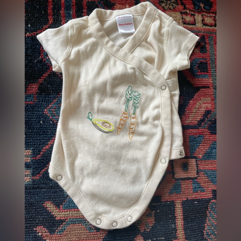 Hanna andersson onesie size 3-6 month
